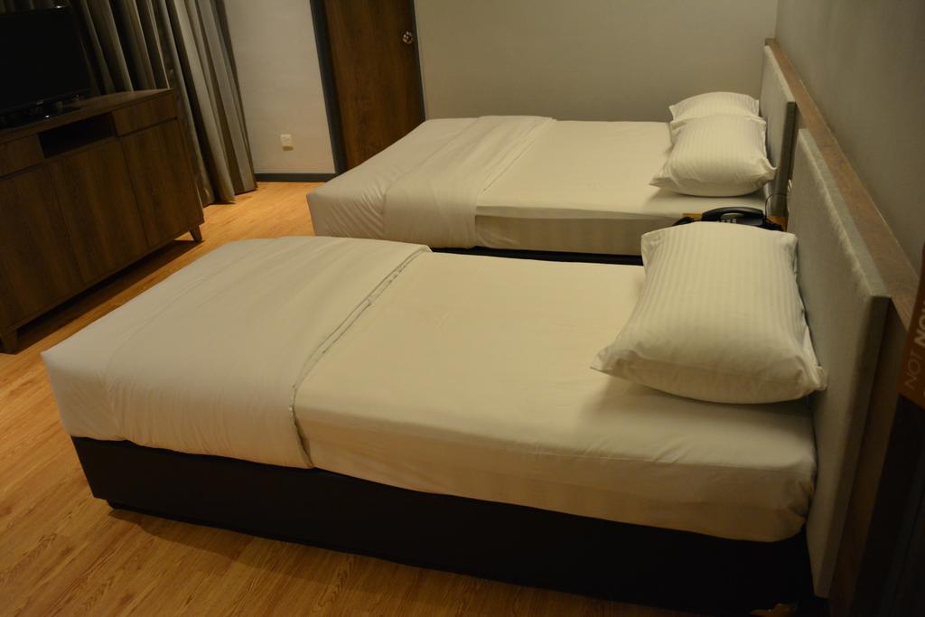 Go Hotel Subang Jaya Room photo