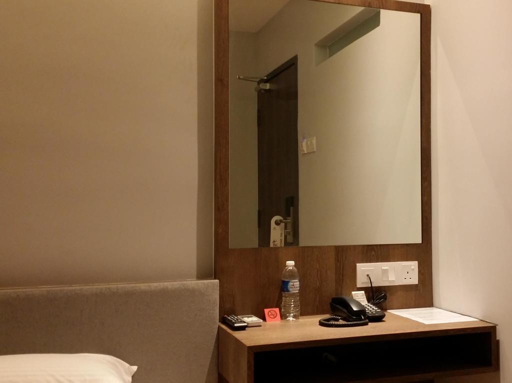 Go Hotel Subang Jaya Exterior photo