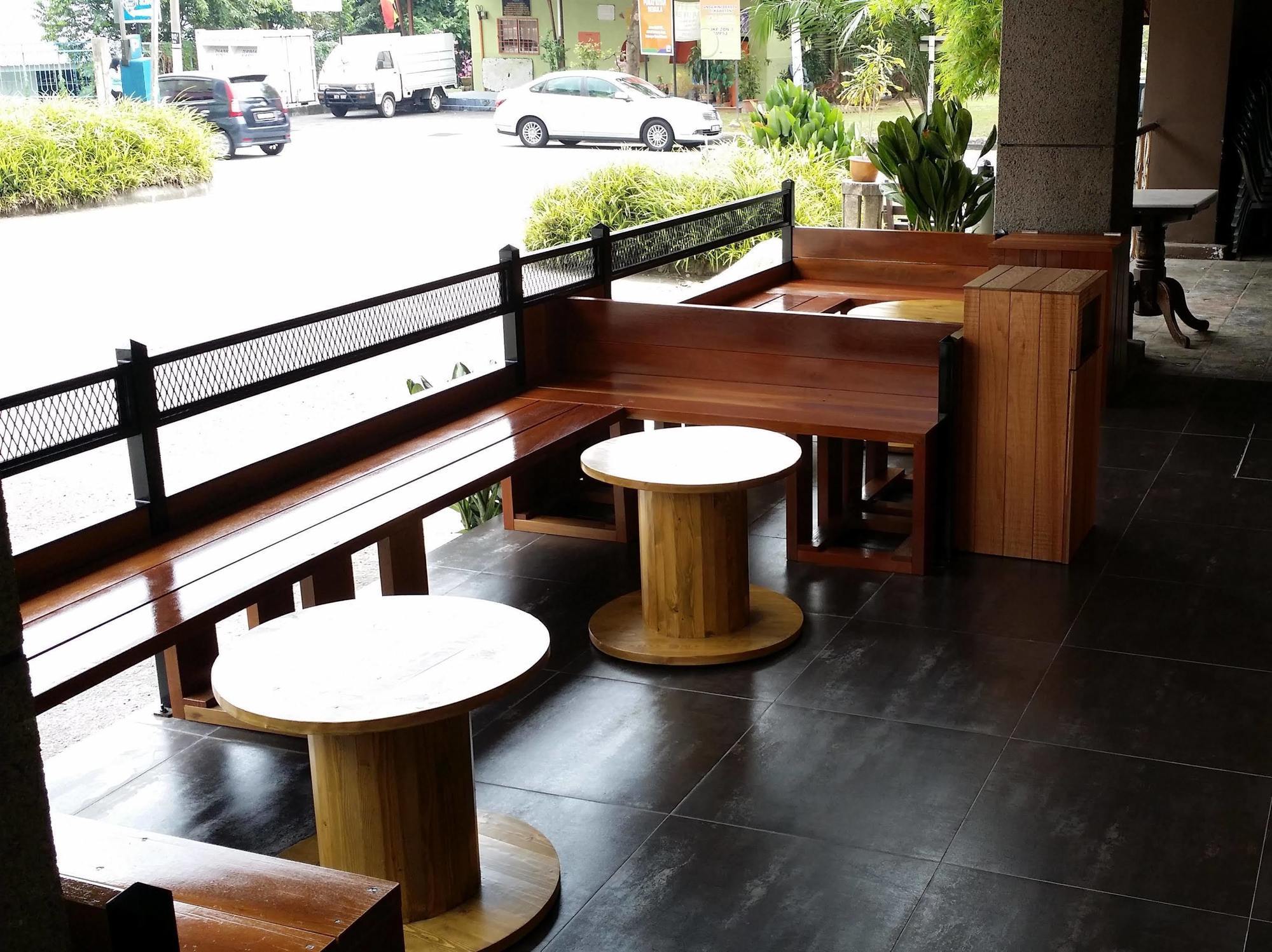 Go Hotel Subang Jaya Exterior photo