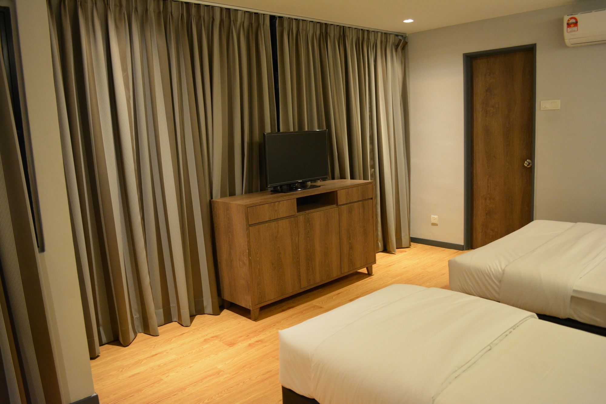 Go Hotel Subang Jaya Exterior photo